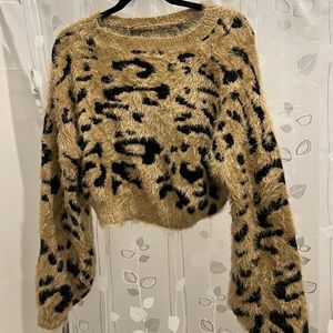 Cheetah wide sleeve cropped sweater